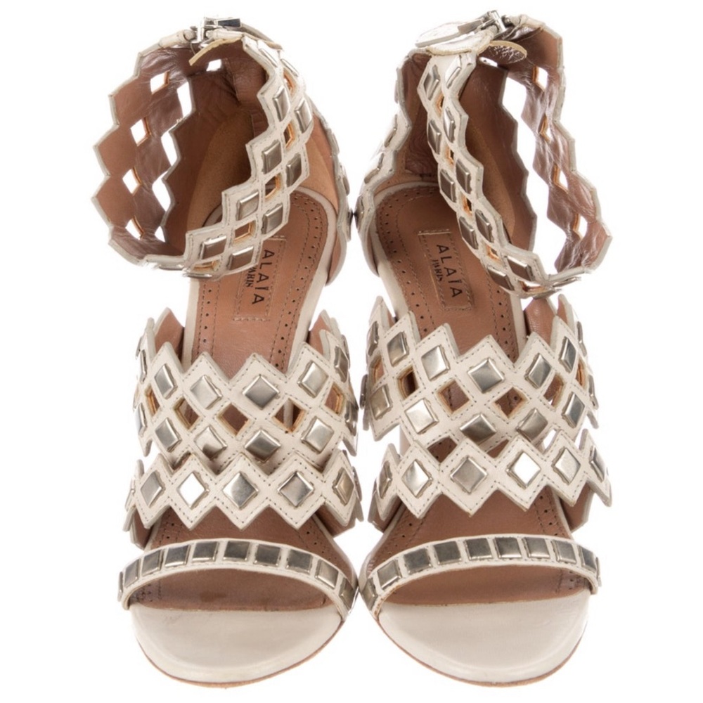 ALAÏA White calfskin LASER CUT stud SANDAL SZ 35.5 - Picture 3 of 17